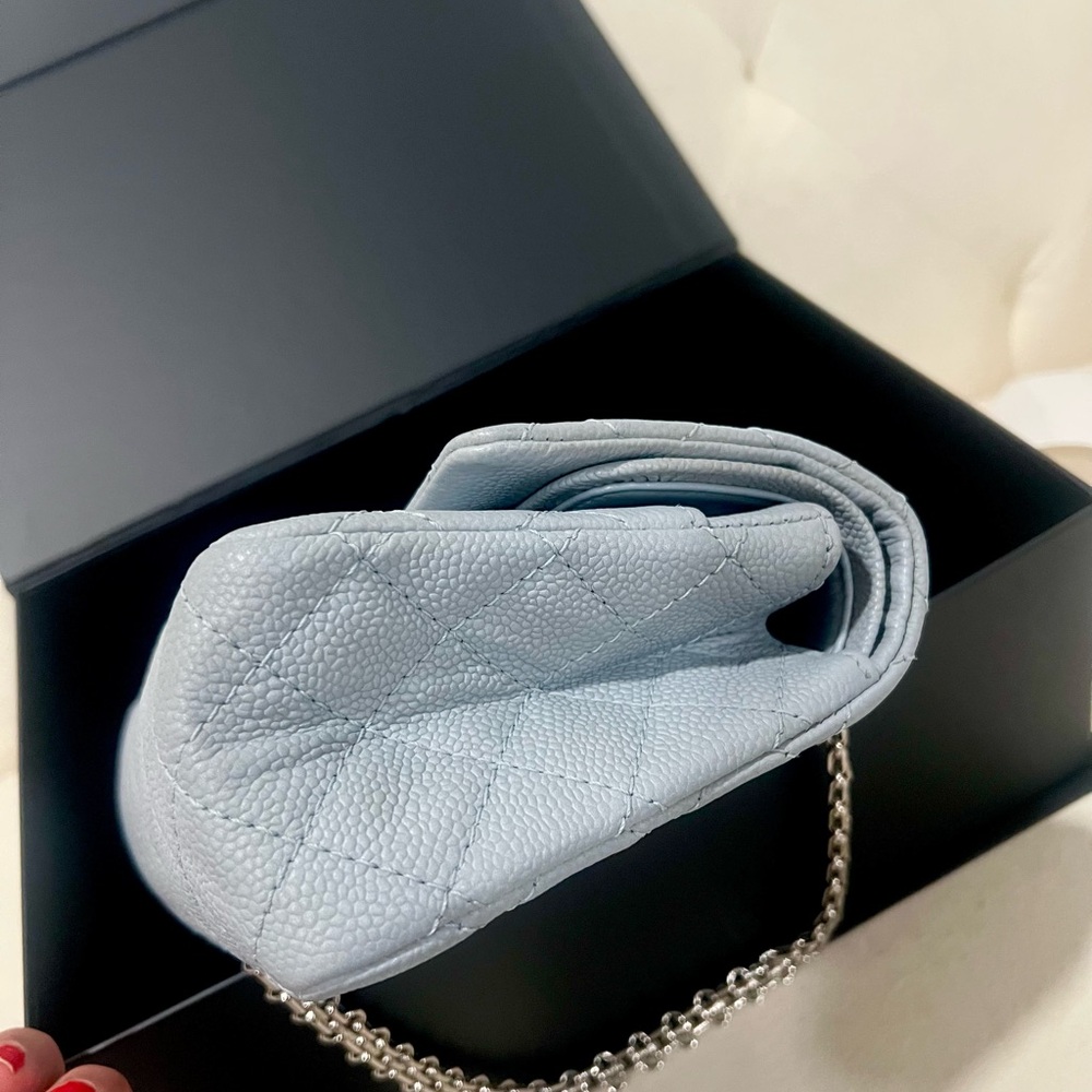 Chanel Classic Caviar Reissue Doubel Flap Bag - Picture 6 of 10